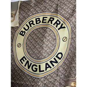 Burberry BNWT scarf/stole LARGE